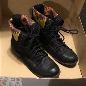 Combat boots